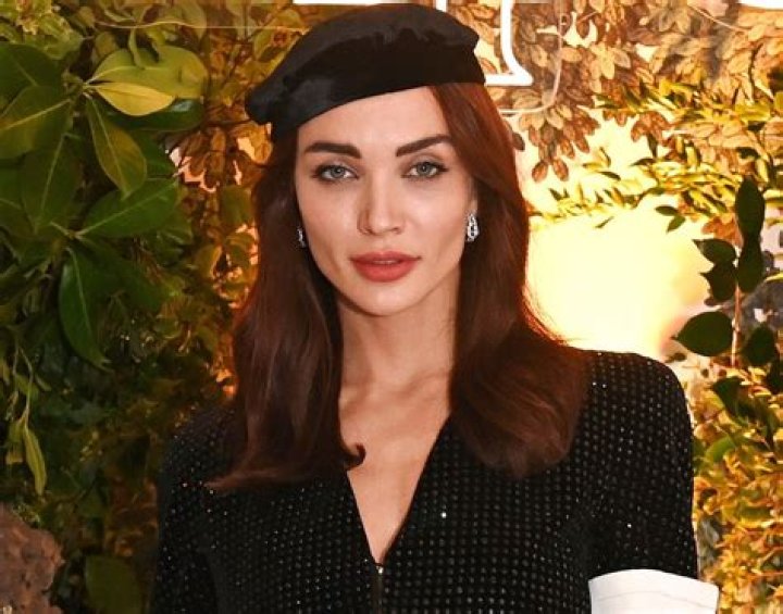 Amy Jackson in Bathing Suit Says "Meanwhile on Mars" — Celebwell