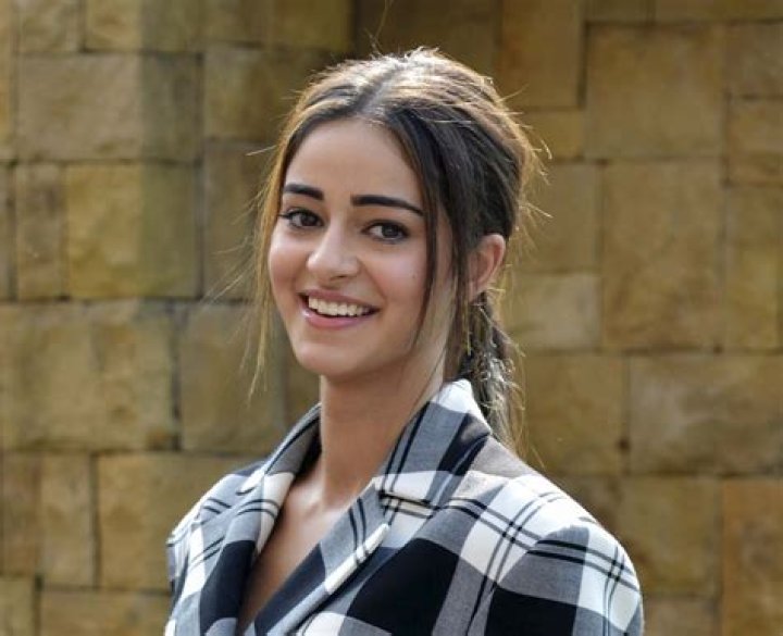 Ananya Panday in Bathing Suit Says “Honey Honey” — Celebwell