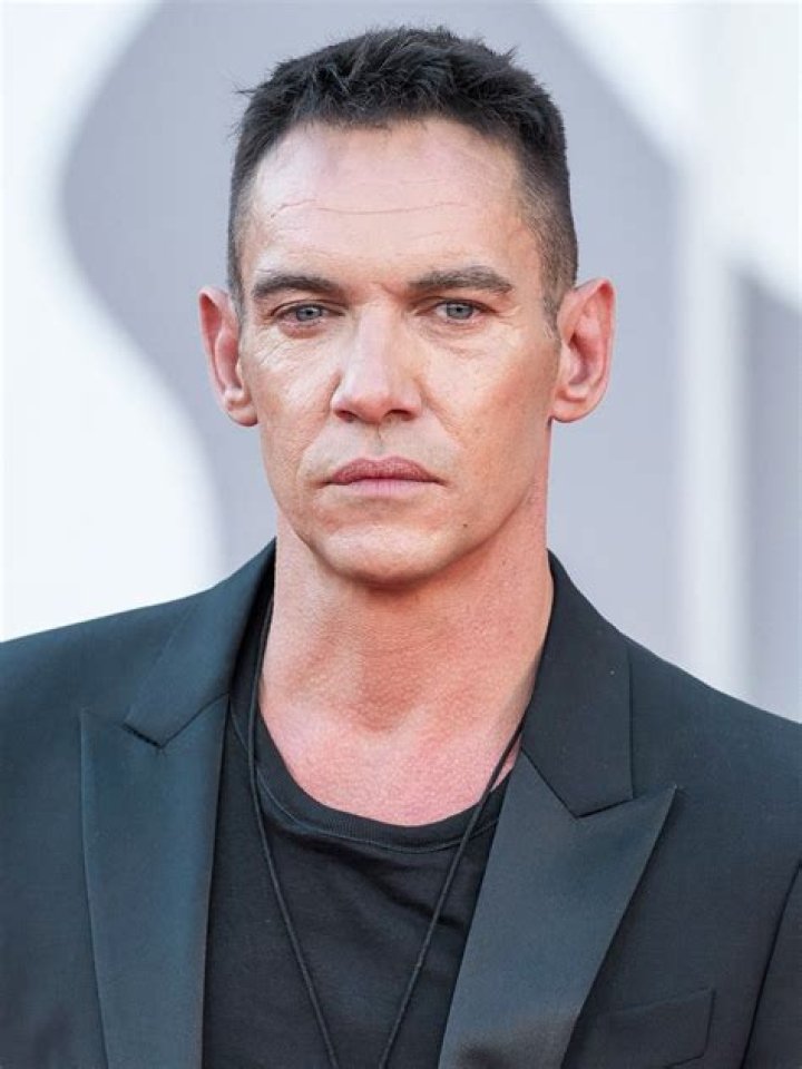 
How Much Money Does Jonathan Rhys Meyers Make? Latest Income Salary
