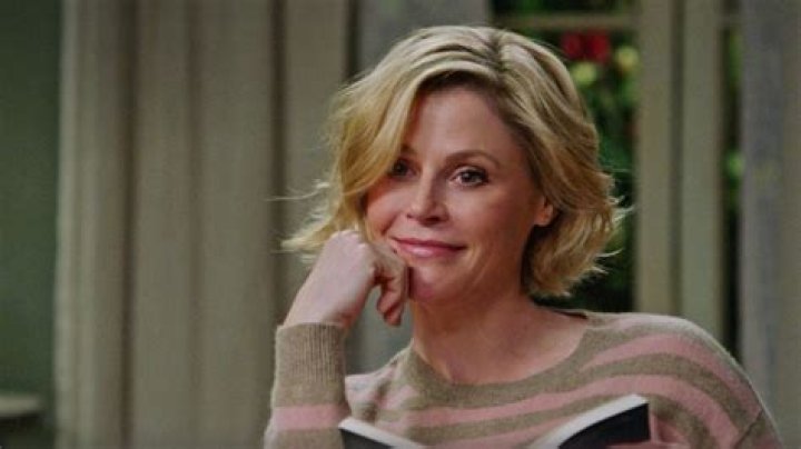 
How Much Money Does Julie Bowen Make? Latest Income Salary
