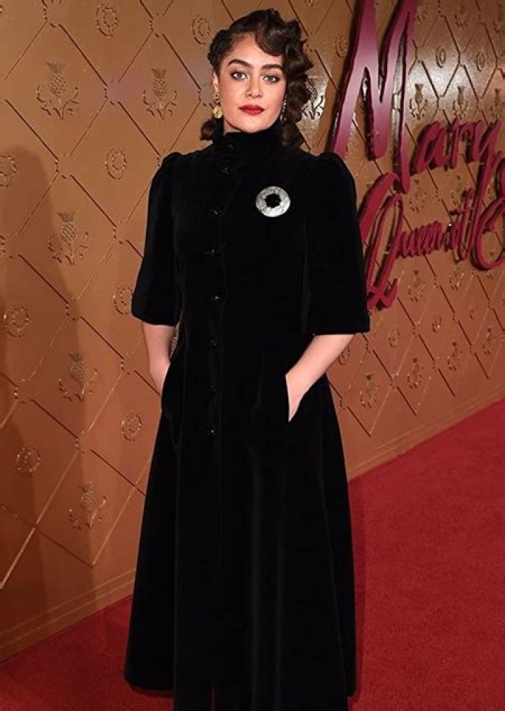 Izuka Hoyle Height Weight Body Measurements Shoe Size Statistics