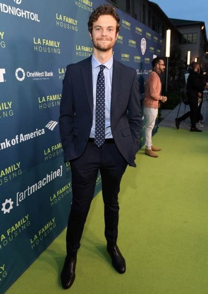 Jack Quaid Height Weight Shoe Size Body Measurements Facts