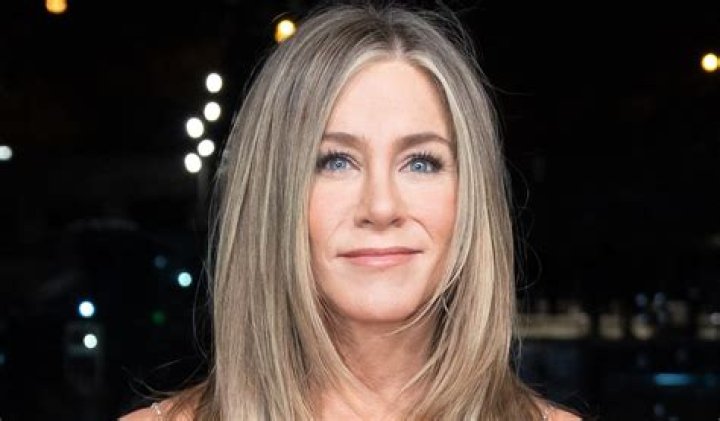 Jennifer Aniston in Bathing Suit Says "Thank God for Girlfriends" — Celebwell