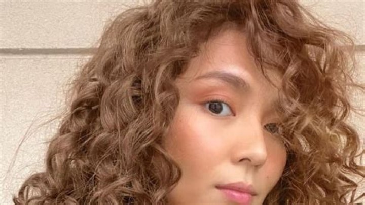 Kathryn Bernardo in Bathing Suit Has "Fun Under the Sun" — Celebwell