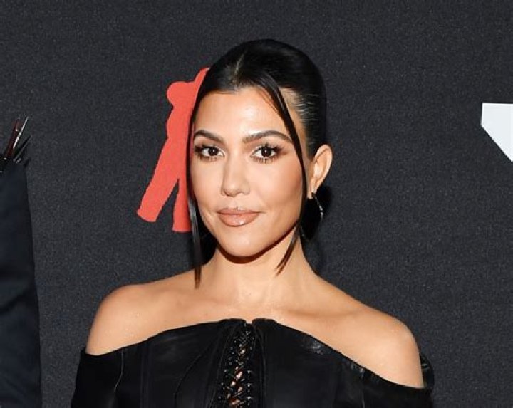 Kourtney Kardashian in Bathing Suit Loves “Life With” Travis Barker — Celebwell