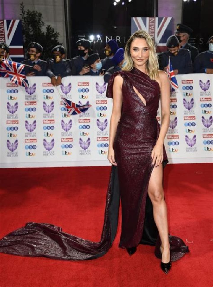 Megan McKenna in Bathing Suit Loves "Island Life" — Celebwell