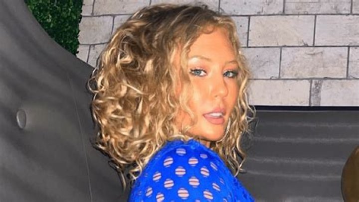 Nikkita Lyons in Bathing Suit Enjoys "Magical Vibes Only" — Celebwell