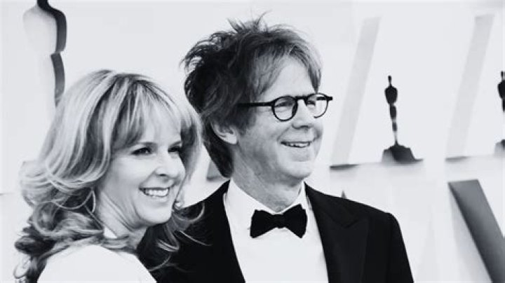 Paula Zwagerman (Dana Carvey’s Wife) Wiki, Age, Kids, Husband, Net Worth & More