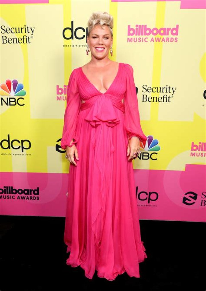 Pink in Bathing Suit Says "Mexico Makes Me Thirsty" — Celebwell