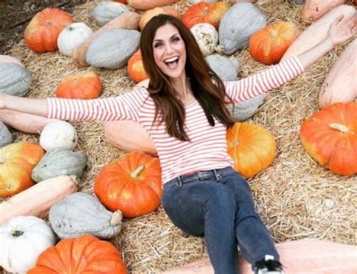 Samantha Harris Height Weight Shoe Size Body Measurements Facts