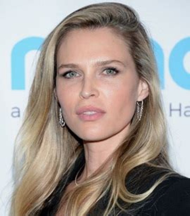 Sara Foster Body Measurements Height Weight Bra Size Vital Stats Facts