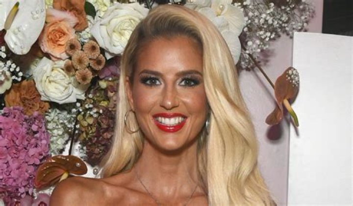 Selling Sunset Star Emma Hernan Shows Off Fit Figure "Overdue for a Little Vaca"